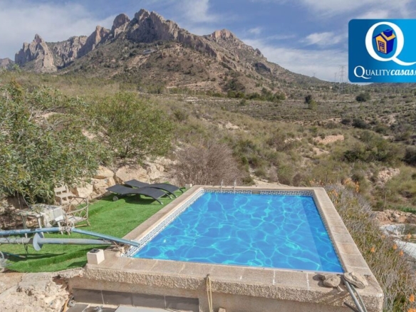 Imagen 1 de Casa-Chalet en Venta en Busot Alicante Ref: 57057