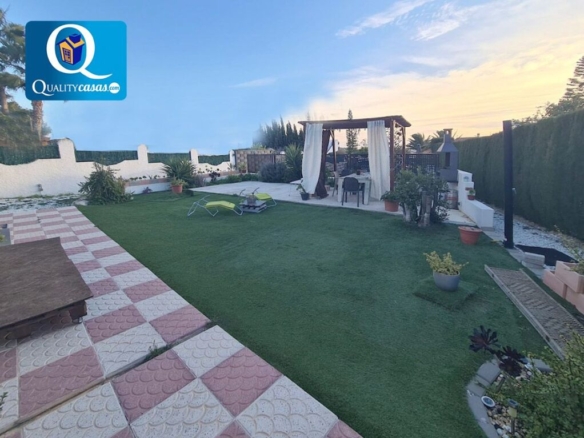 Imagen 2 de Casa-Chalet en Venta en Busot Alicante Ref: 58042