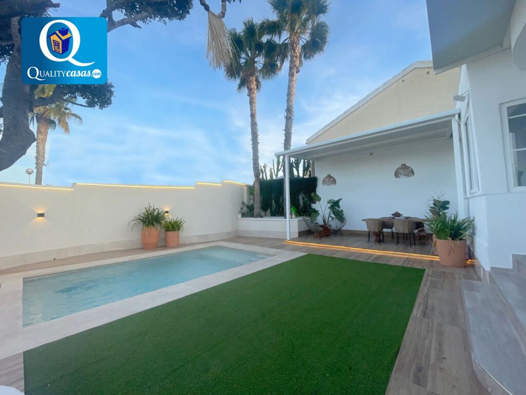 Imagen 1 de Casa-Chalet en Venta en Santa Pola Alicante Ref: 12418R