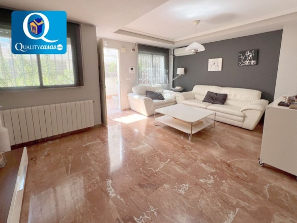Imagen 1 de Adosada en Venta en Alicante Alicante Ref: EK3239R