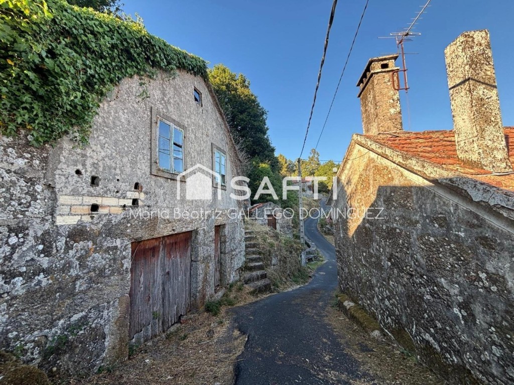Imagen 2 de SE VENDE CASA A REFORMAR EN EL AYUNTAMIENTO DE A CAÑIZA - PONTEVEDRA
