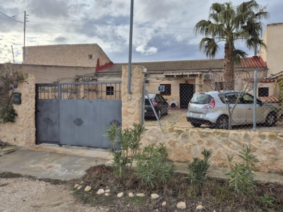 Imagen 1 de Casa rústica con terreno