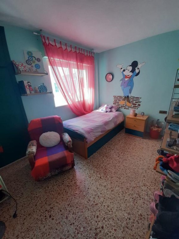 de 86m2 con 3 dormitorios y 2 baños