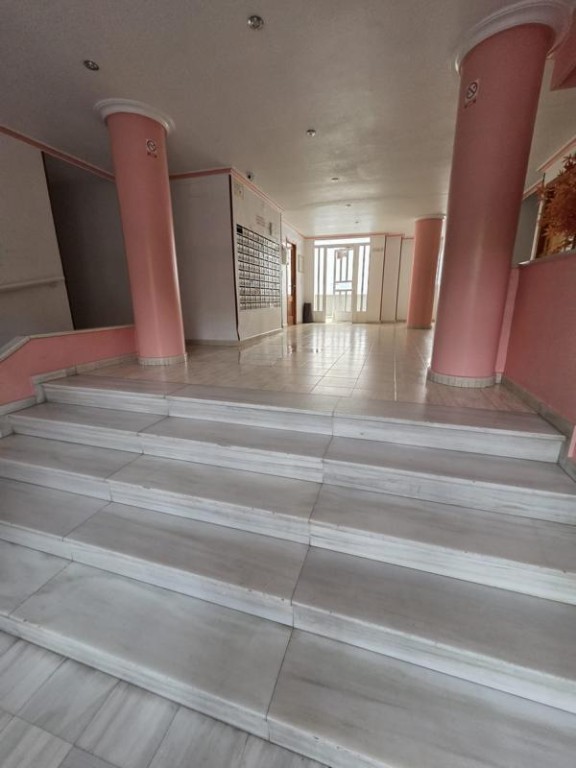 de 60m2 con 3 dormitorios y 1 baño