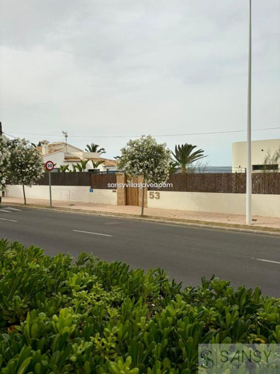 Imagen 1 de Local comercial en Venta en Javea/Xabia Alicante