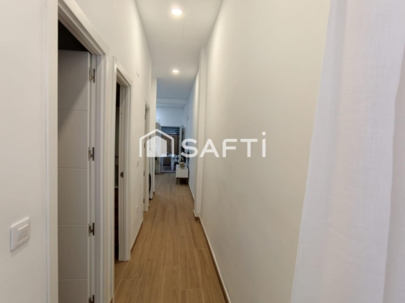 Imagen 2 de Oportunidad única bajo con encanto transformado en vivienda