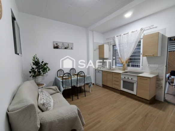 Imagen 1 de Oportunidad única bajo con encanto transformado en vivienda