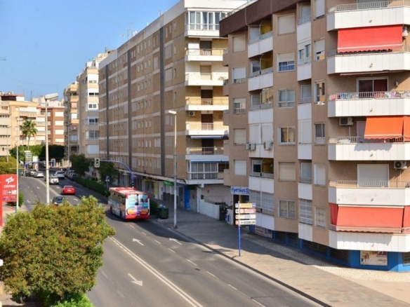 Imagen 2 de Venta de piso en Torrevieja
