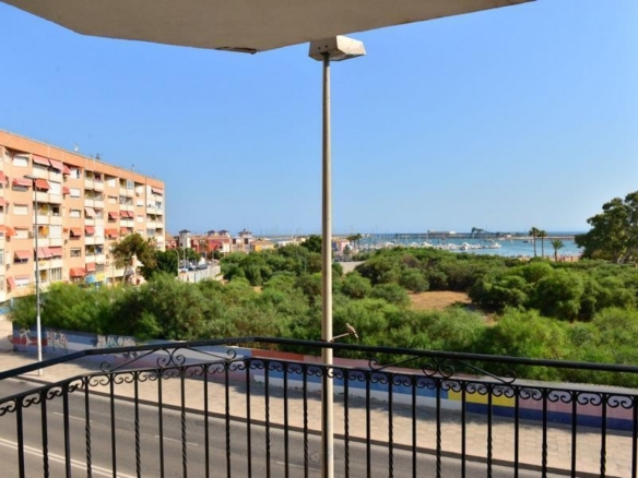 Imagen 1 de Venta de piso en Torrevieja