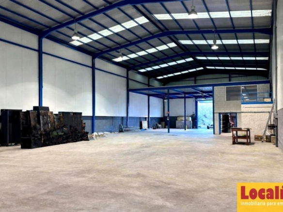 Imagen 3 de Excelente nave Industrial en alquiler en Cartes.