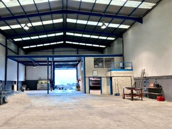 Imagen 4 de Excelente nave Industrial en alquiler en Cartes.