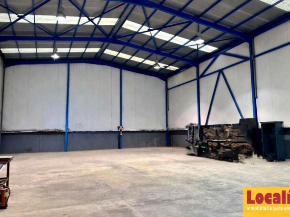 Imagen 1 de Excelente nave Industrial en alquiler en Cartes.