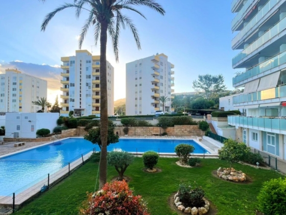 Imagen 1 de Apartamento con terraza y piscina en Portals Nous