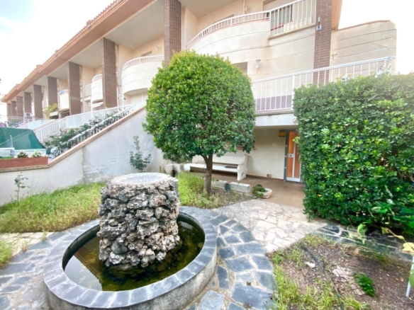 Imagen 2 de Exclusiva casa a tres vientos con jardín en Santa Bárbara