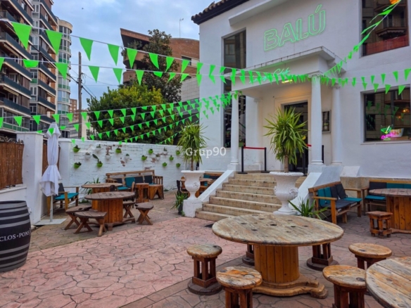 Imagen 1 de ? ¡OPORTUNIDAD DE TRASPASO EN LLEIDA! BAR MUSICAL CON POSIBILIDAD DE RESTAURANTE O CAFETERÍA ??️