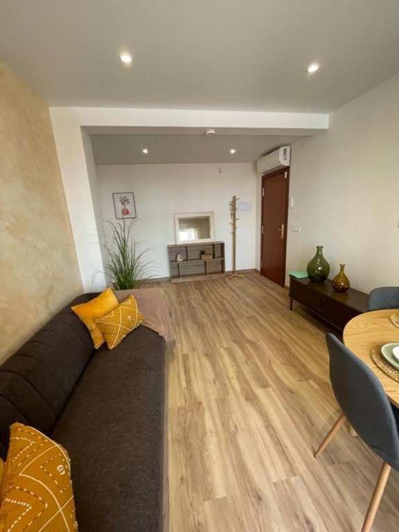 de 70m2 con 2 dormitorios y 1 baño