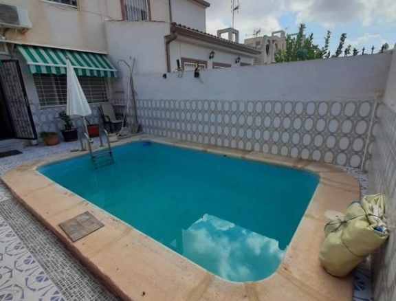de 86m2 con 4 dormitorios y 3 baños con plaza de garaje
