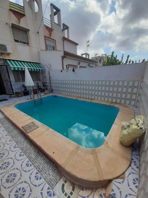 de 86m2 con 4 dormitorios y 3 baños con plaza de garaje