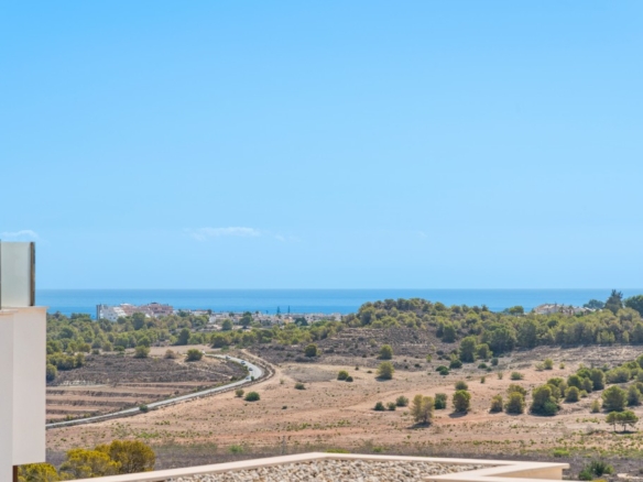 Imagen 4 de Casa-Chalet de Obra Nueva en Venta en San Miguel De Salinas Alicante