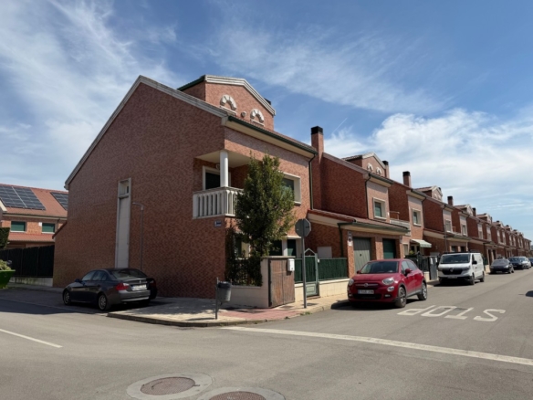 Imagen 2 de Casa-Chalet en Venta en Zaratan Valladolid