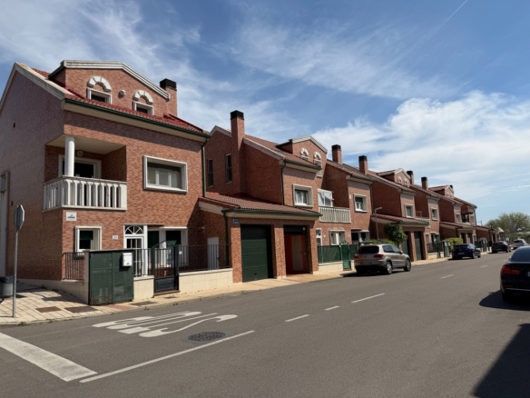 Imagen 1 de Casa-Chalet en Venta en Zaratan Valladolid