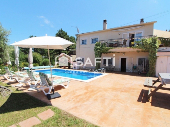 Imagen 1 de Preciosa casa con piscina y vistas espectacular y despejadas!!