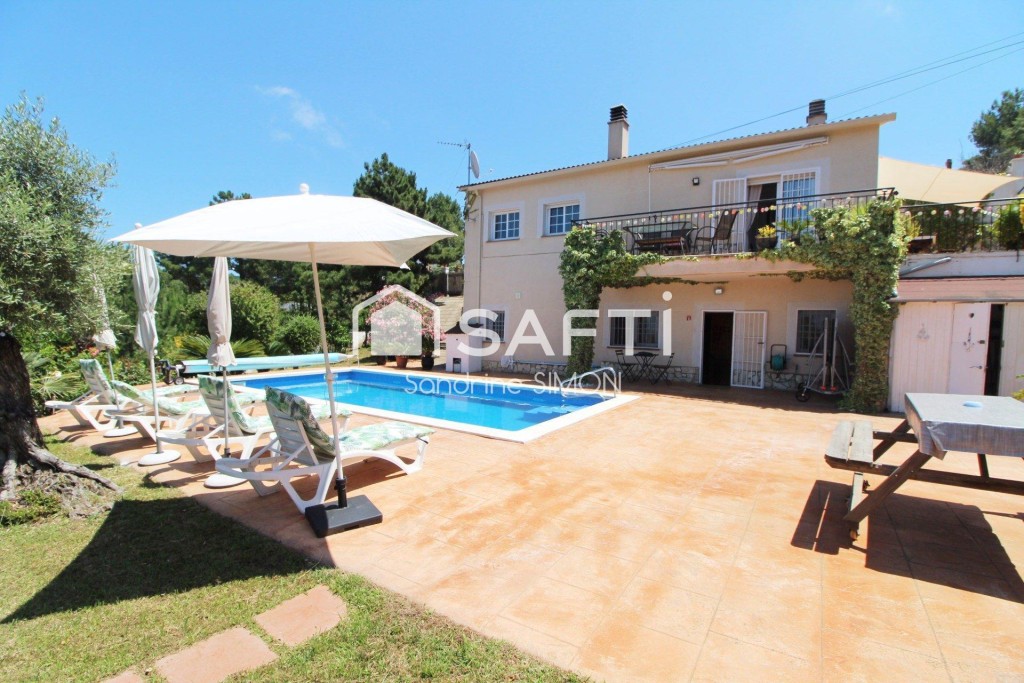Imagen 1 de Preciosa casa con piscina y vistas espectacular y despejadas!!