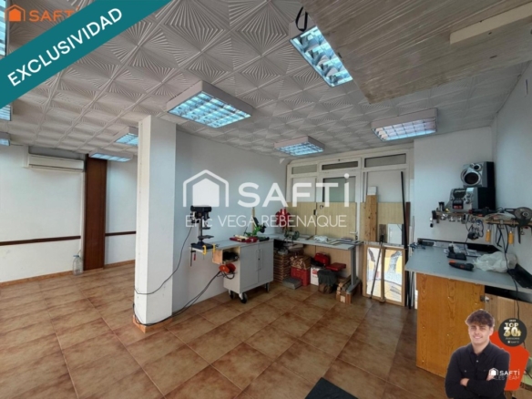 Imagen 3 de Local comercial de 131 m² en Pineda de Mar ubicado a pie de calle.