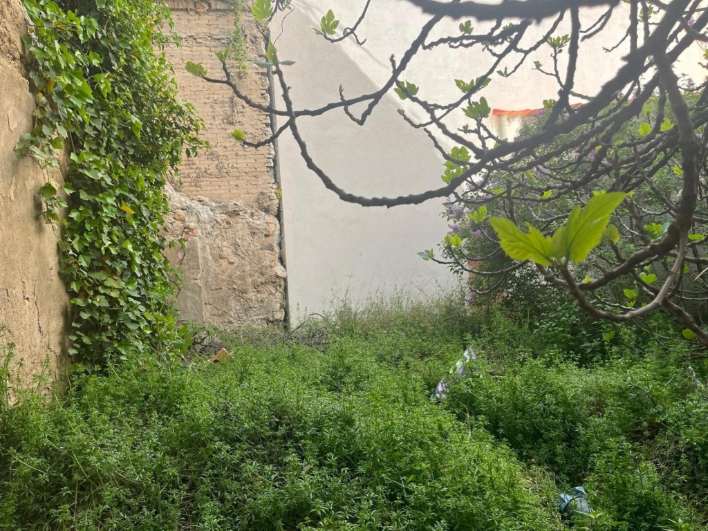 Imagen 3 de OPORTUNIDAD EN EL CENTRO DE ALMANSA: IDEAL INVERSIÓN O VIVIENDA A MEDIDA