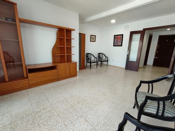 Imagen 1 de ¡VIVE EL CORAZÓN DE ESTEPONA! AMPLIO PISO CON TERRAZA Y ASCENSOR