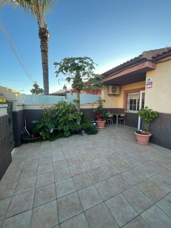 de 117m2 con 3 dormitorios y 2 baños con plaza de garaje
