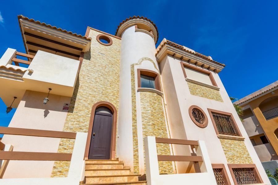 Imagen 2 de Venta de chalet en Orihuela costa