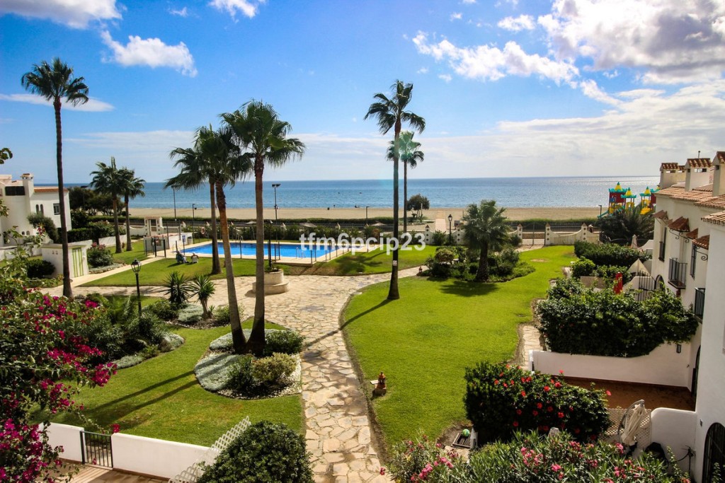 Imagen 3 de Adosada en Venta en Casares Málaga