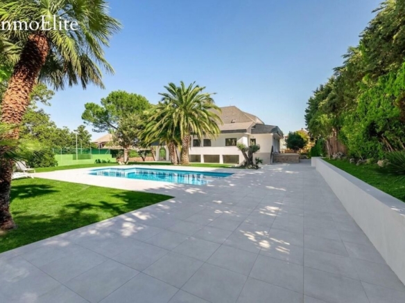 Imagen 1 de Chalet Independiente en Pozuelo De Alarcón