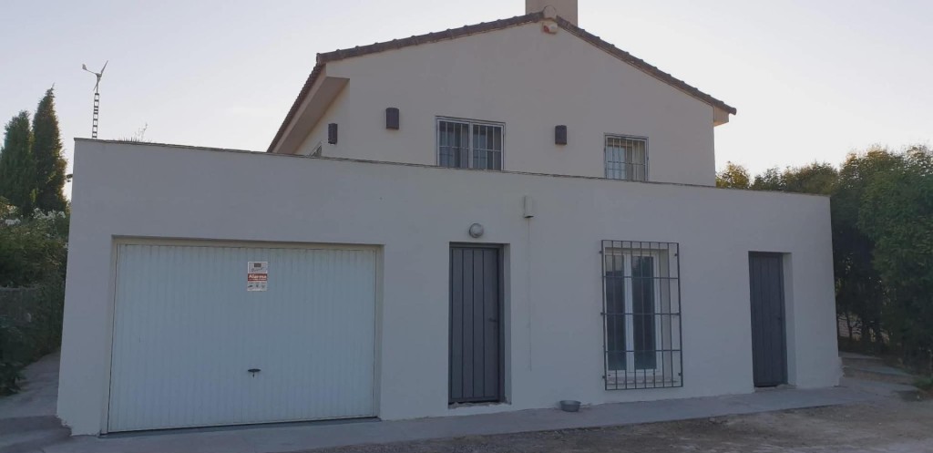 Imagen 1 de Finca rústica con infraestructuras listas para explotación en Belinchón (Cuenca)
