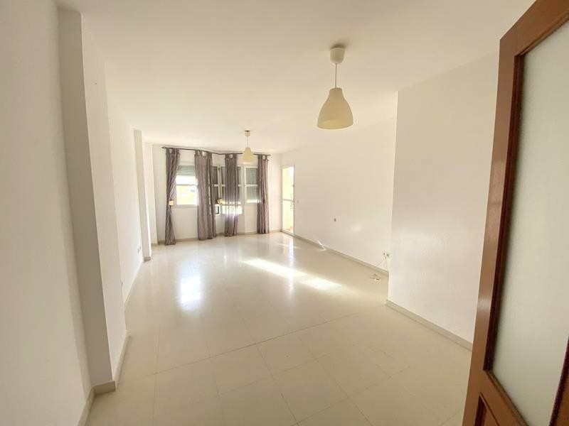 Imagen 2 de ESTUPENDA VIVIENDA EN LA ZONA DE HACIENDA CAPITÁN. 4D+2B+G+PISCINA…