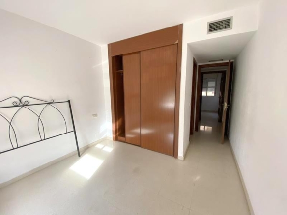 Imagen 4 de ESTUPENDA VIVIENDA EN LA ZONA DE HACIENDA CAPITÁN. 4D+2B+G+PISCINA…