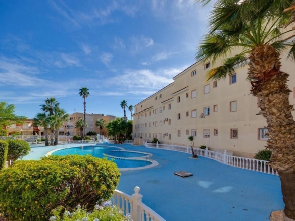 Imagen 2 de Venta de piso en Torrevieja