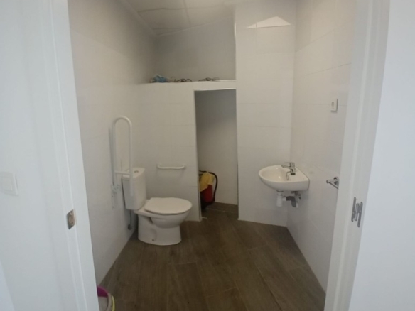 Imagen 4 de Local comercial en Venta en Torrevieja Alicante