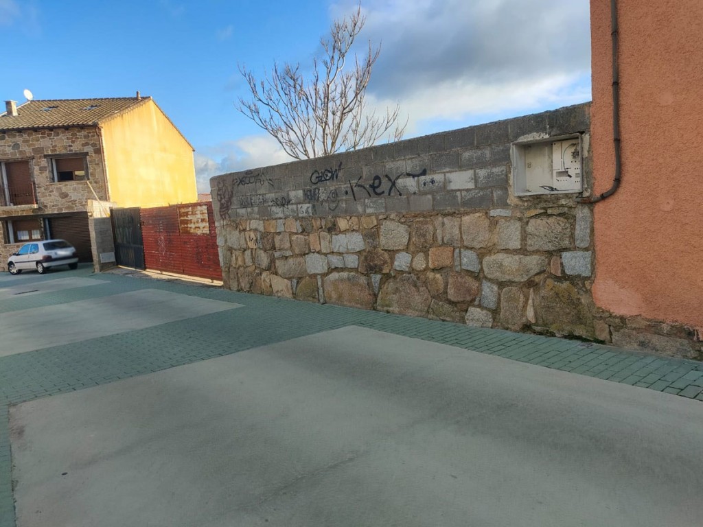 Imagen 2 de Solar urbano en Venta en Lozoyuela Madrid