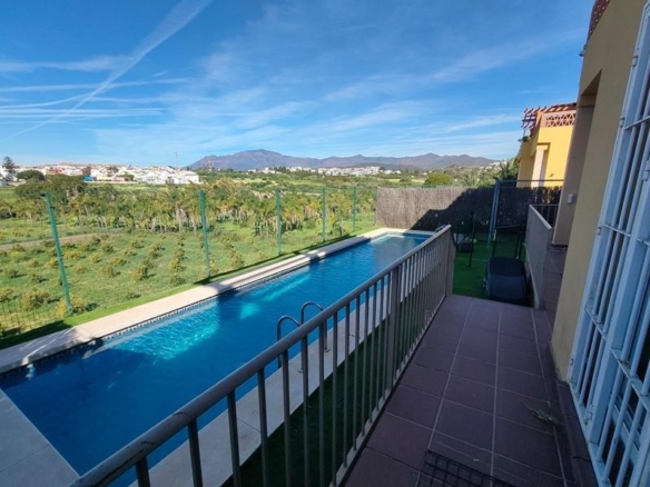 Imagen 1 de ADOSADA INDEPENDIENTE CON VISTAS PANORÁMICAS Y PISCINA PRIVADA