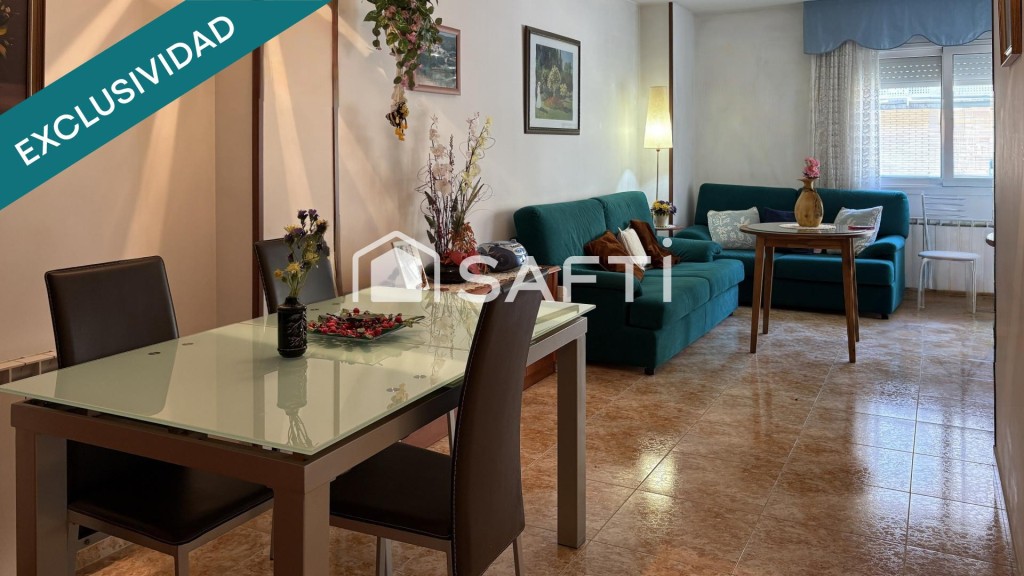 Imagen 1 de Amplio piso con garaje cerrado y cerca de la playa