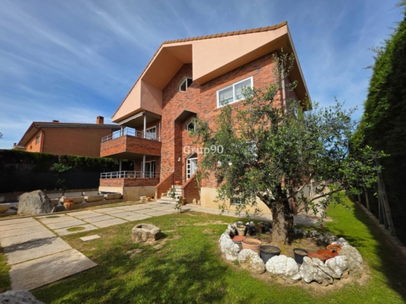 Imagen 2 de ? Chalet exclusivo en Lleida – Espacio