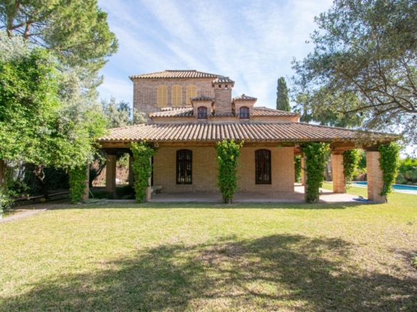 Imagen 2 de Exclusivo chalet en Urbanización de lujo