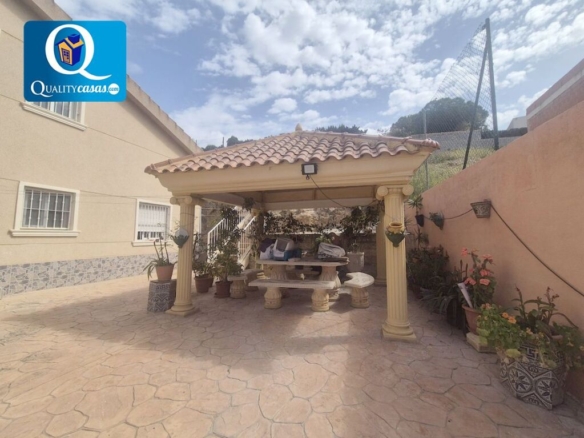 Imagen 1 de Casa-Chalet en Venta en Alicante Alicante Ref: 16478R