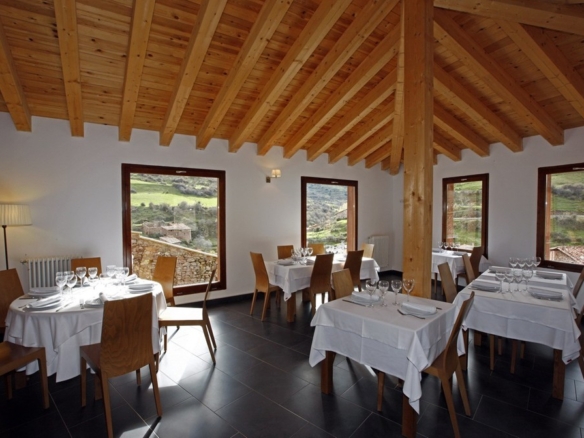 Imagen 2 de Hotel en Venta en Montenegro De Cameros Soria