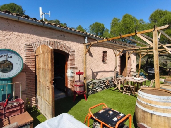 Imagen 2 de Un Viñedo Boutique en el Priorat – Cree su propio vino de autor