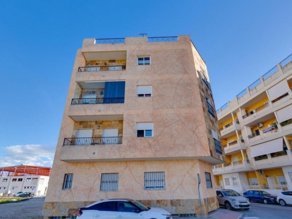 de 99m2 con 2 dormitorios y 2 baños