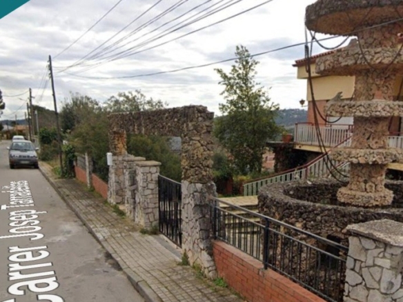 Imagen 2 de Terreno urbano de 589m2 a pie de rutas de montaña