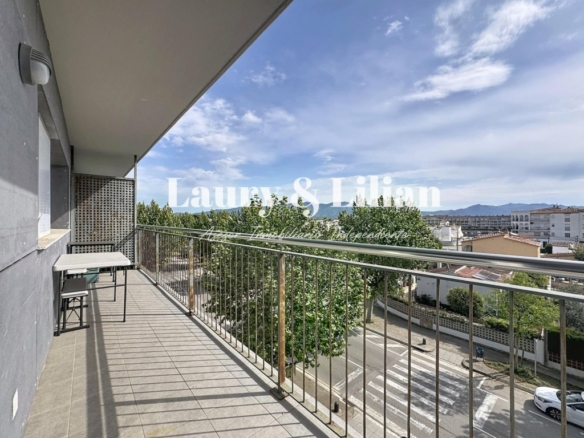 Imagen 3 de Apartamento de 2 dormitorios con piscina y plaza de aparcamiento.